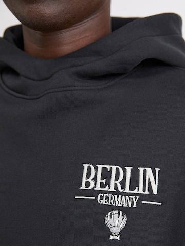 Felpa 'Berlin Candy' di ALPHA INDUSTRIES in nero