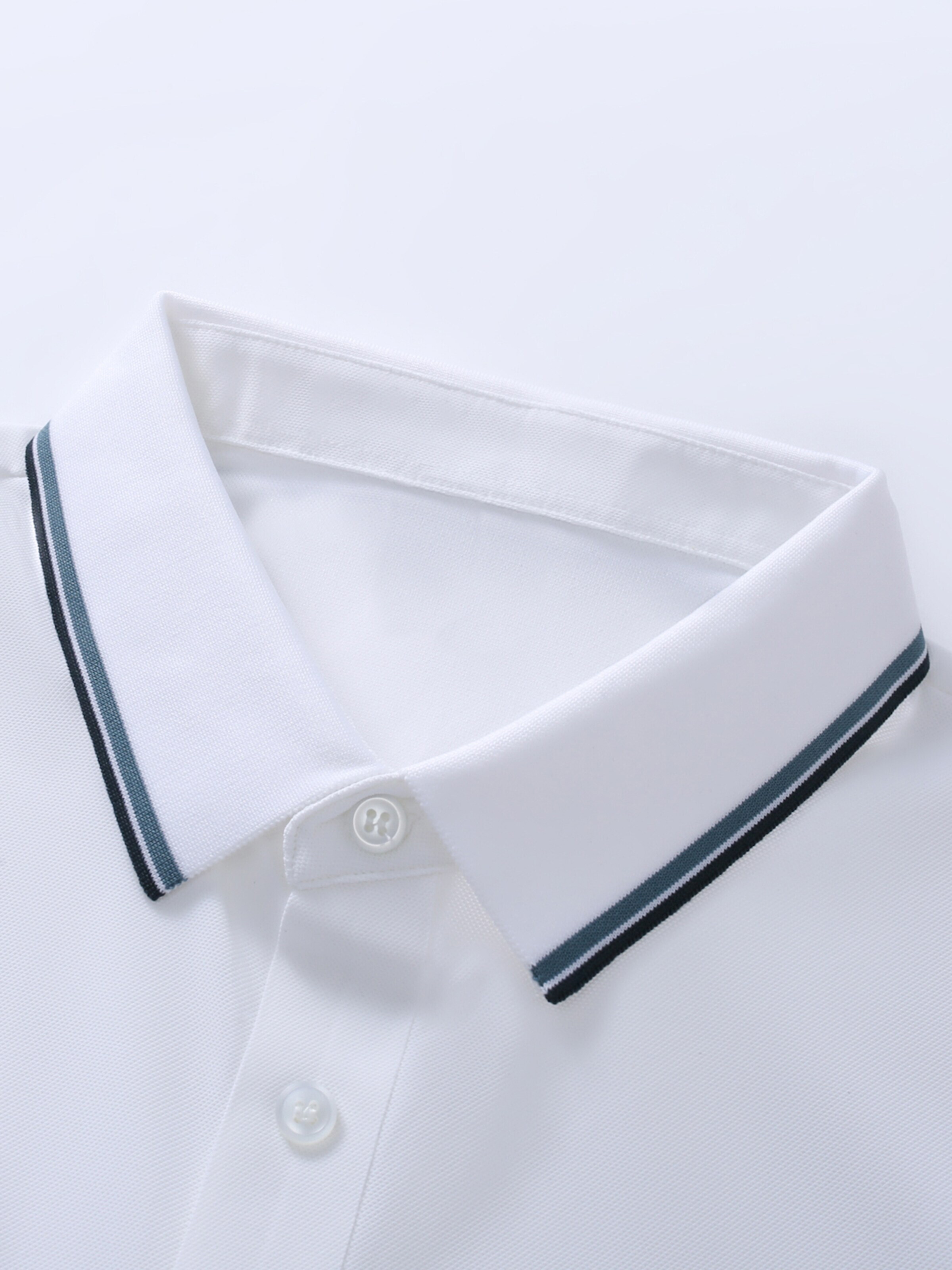 ALLTHEMEN Shirt 'Haltung' in White