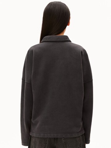ARMEDANGELS Sweatshirt in Grijs: voorkant