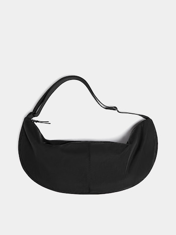 Pull&Bear Schultertasche in Schwarz