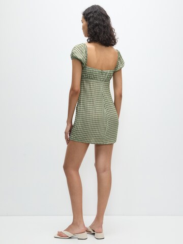 Abito di Pull&Bear in verde