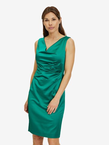 Robe fourreau Vera Mont en vert : devant