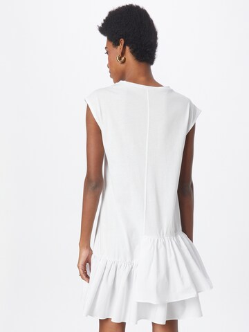Sisley Koktejlové šaty – bílá