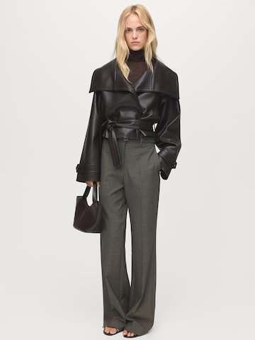 MANGO Loosefit Kalhoty s puky 'Carlota' – hnědá