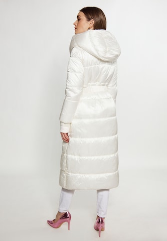 Cappotto invernale di faina in bianco