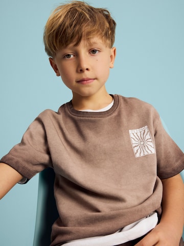 NAME IT - Camiseta en marrón