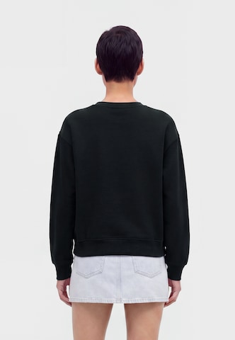 Calvin Klein Jeans Суичър в черно: отзад