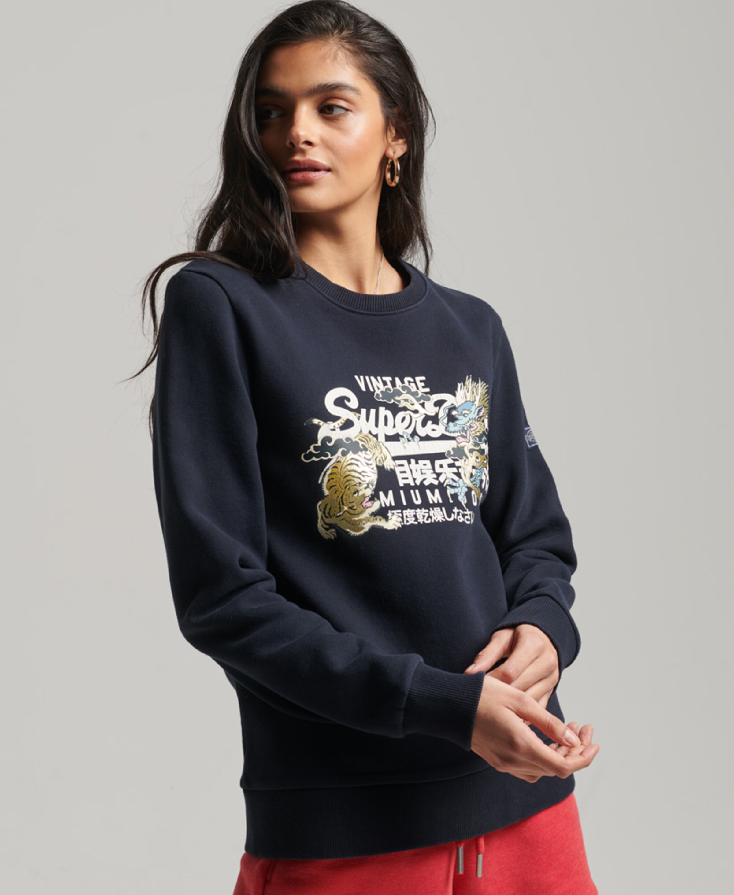 Frauen Sweat Superdry Sweatshirt 'Vintage Logo Narrative' in Schwarz - CG70364