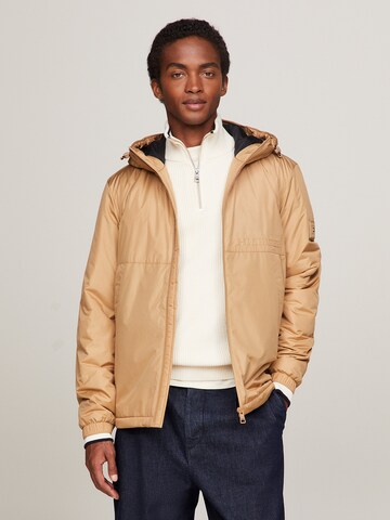 TOMMY HILFIGER Functionele jas in Beige: voorkant