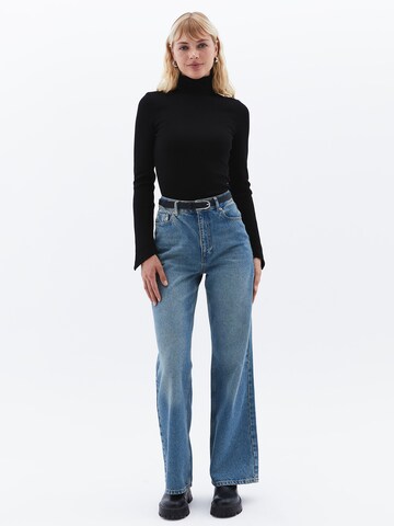 OXXO Shirt in Black