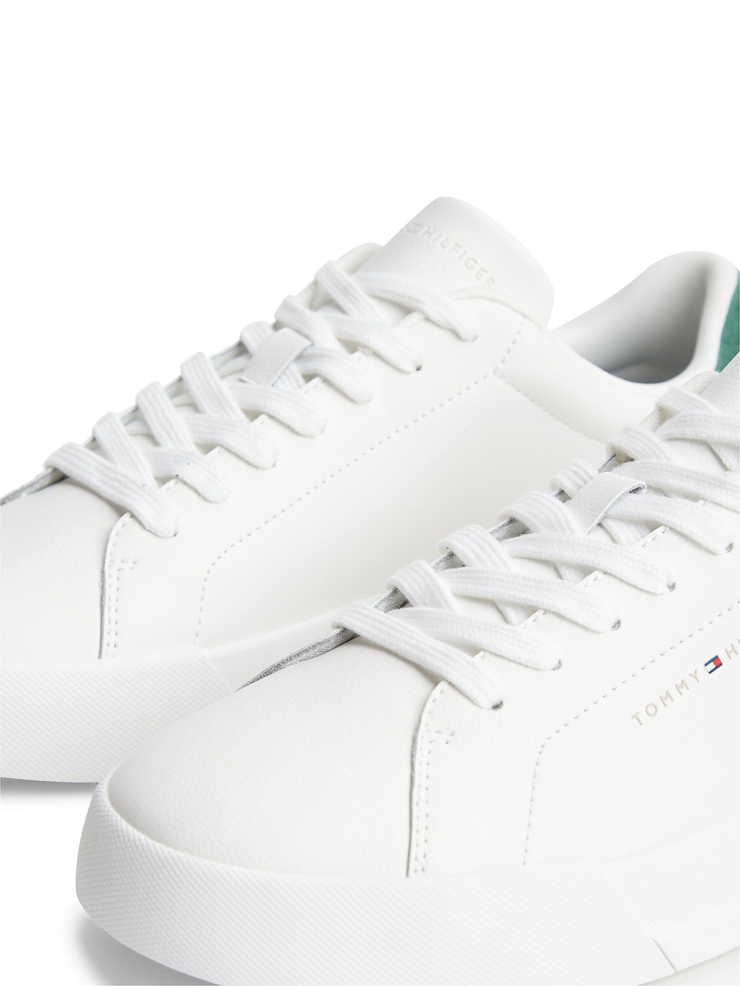 Baskets basses 'Court Ess' TOMMY HILFIGER en blanc