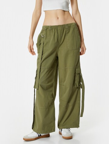 Koton Wide leg Cargo trousers in Green: front