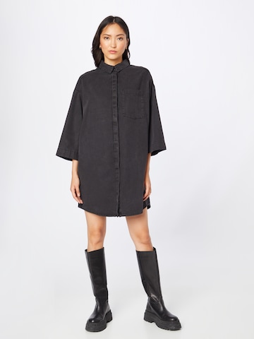 Monki Sukienka koszulowa w kolorze czarny: przód