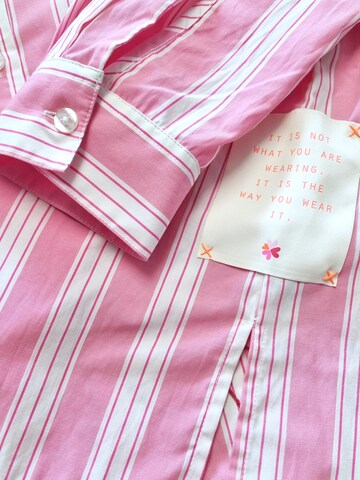 LIKS. Munich Blouse 'Bluse Streifen, Motiv im RT' in Roze