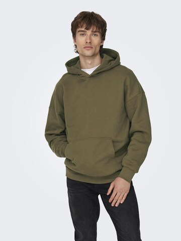 Only & Sons - Slimfit Sweatshirt 'DAN' em castanho: frente