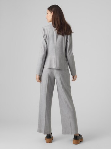 VERO MODA Loose fit Pleat-Front Pants 'YOLANDA' in Grey