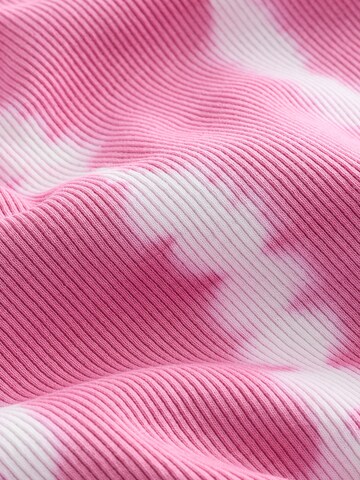 Next Mekko värissä vaaleanpunainen