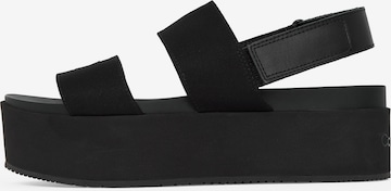 Sandale de la Calvin Klein Jeans pe negru: față