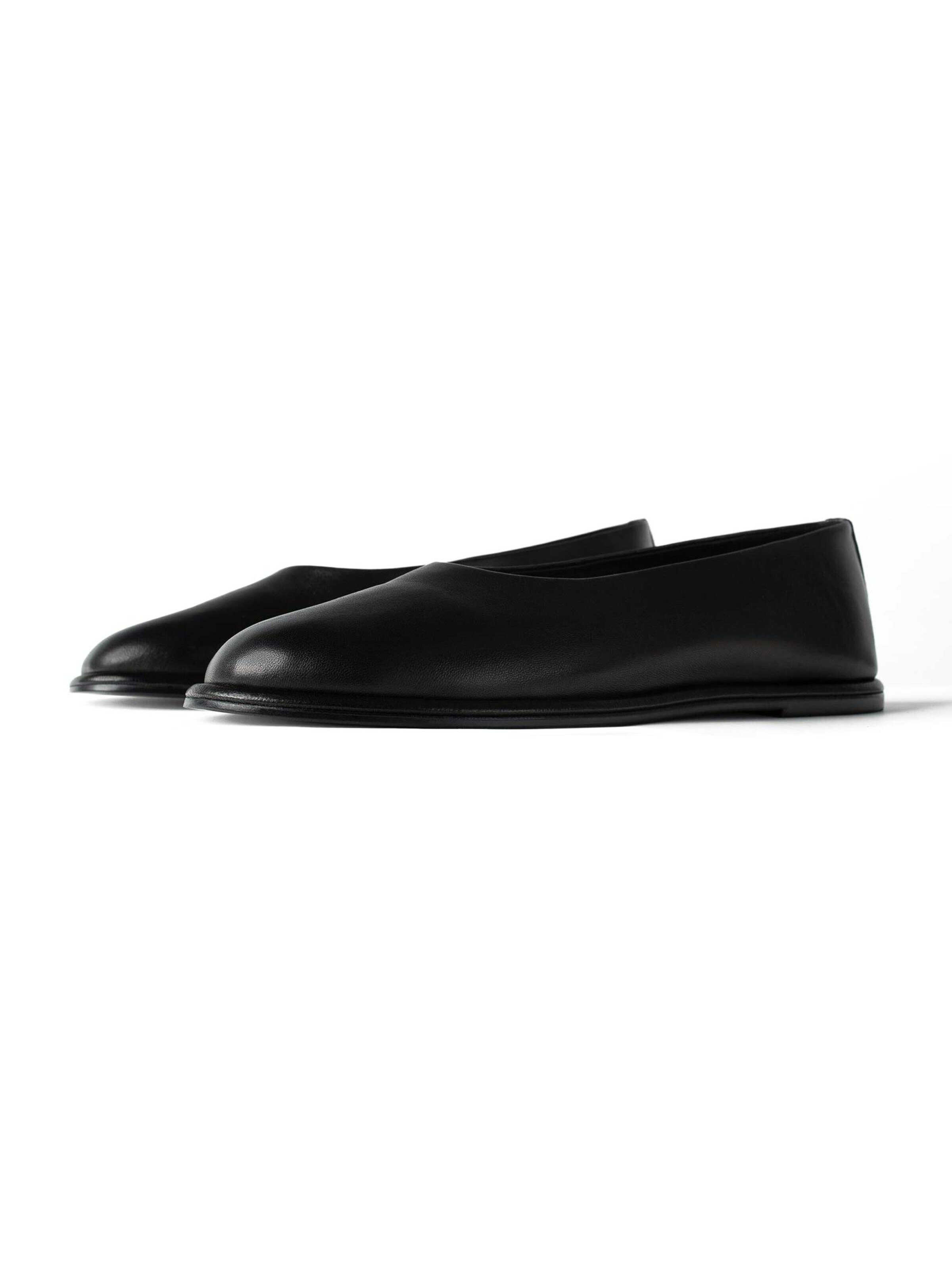 L37 HANDMADE SHOES Slip-ons 'CRIMSON DAISY' in Black