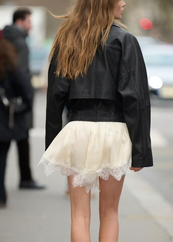 MANGO Jacke in Schwarz