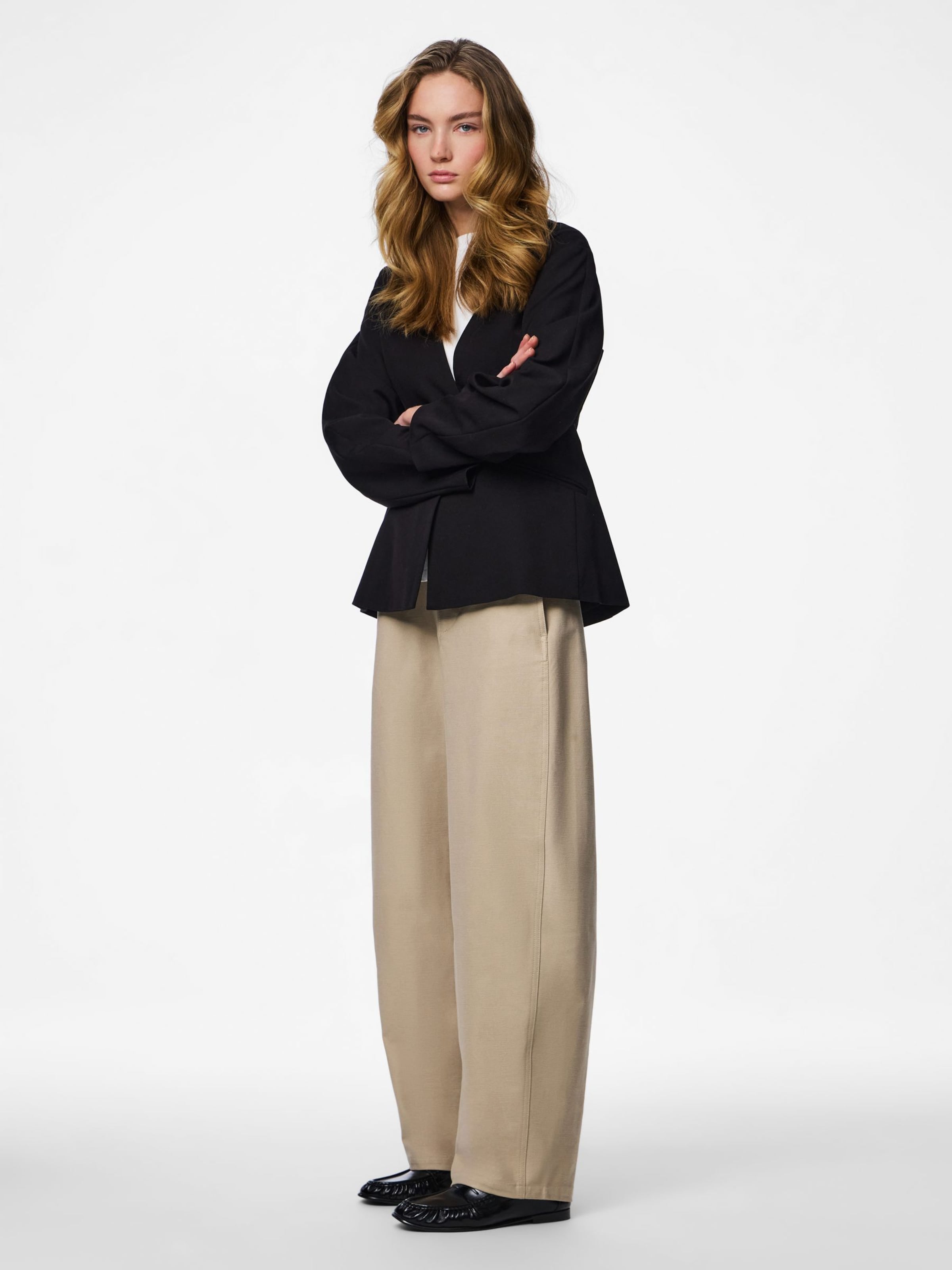 PIECES Tønde Bukser ' PCRIKKE' i beige: forside