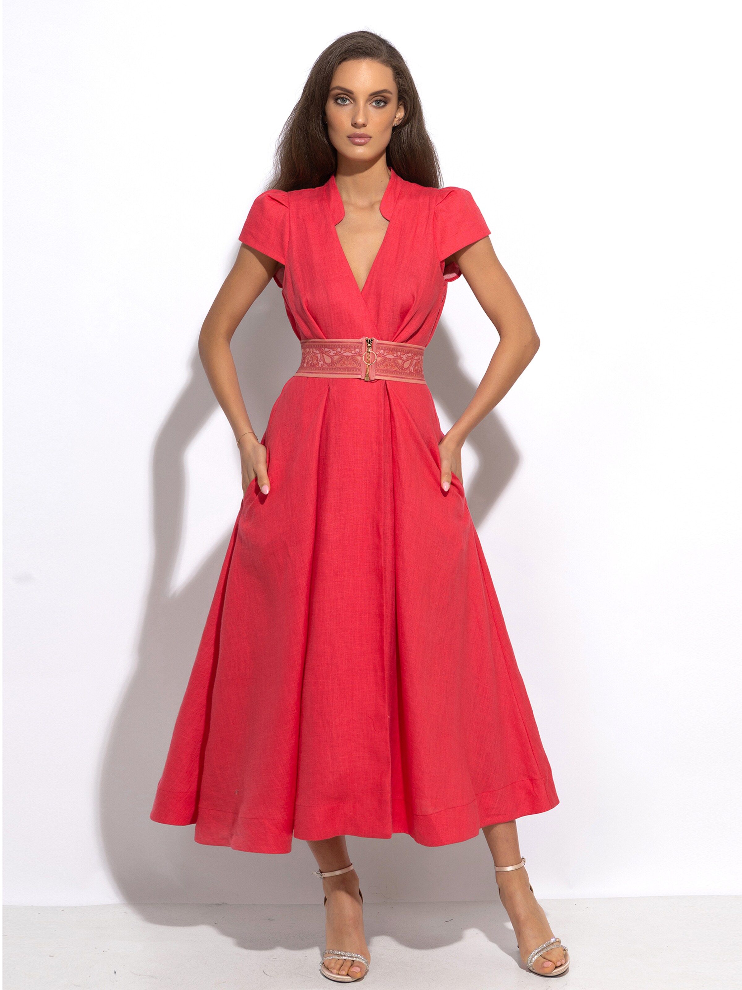 JIORO Kleid 'ESSENTIALS' in Pink: Vorderseite