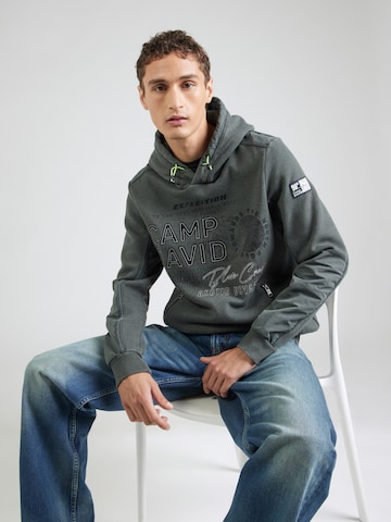 CAMP DAVID Sweatshirt in Green: front