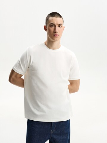 Bershka Shirt in White: front