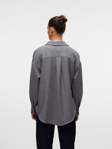 Camicia da donna 'VMMELANEY QUEENY' di VERO MODA in grigio