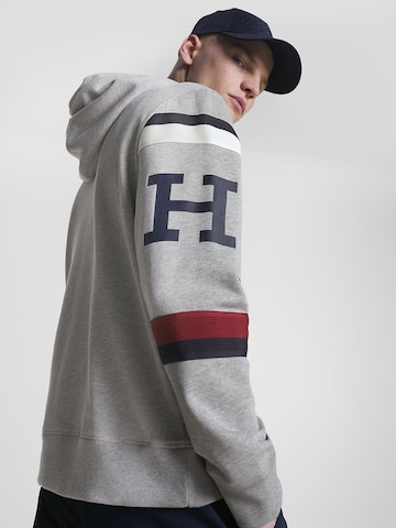 Felpa di TOMMY HILFIGER in grigio