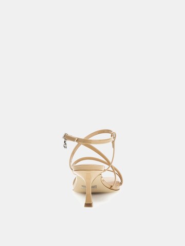 GUESS Sandale in Beige