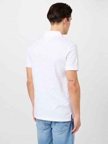 TOMMY HILFIGER - Camiseta en blanco