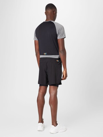 Regular Pantalon de sport 'Mentula' Rukka en noir