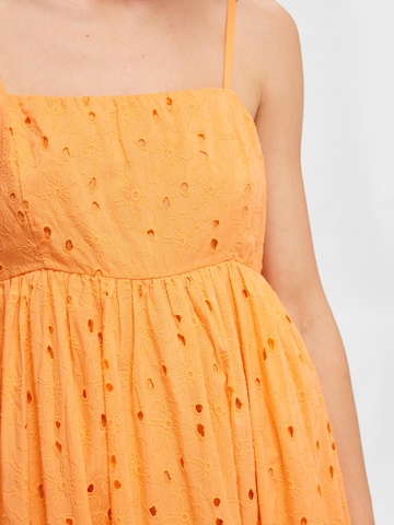 SELECTED FEMME - Vestido de verão em laranja