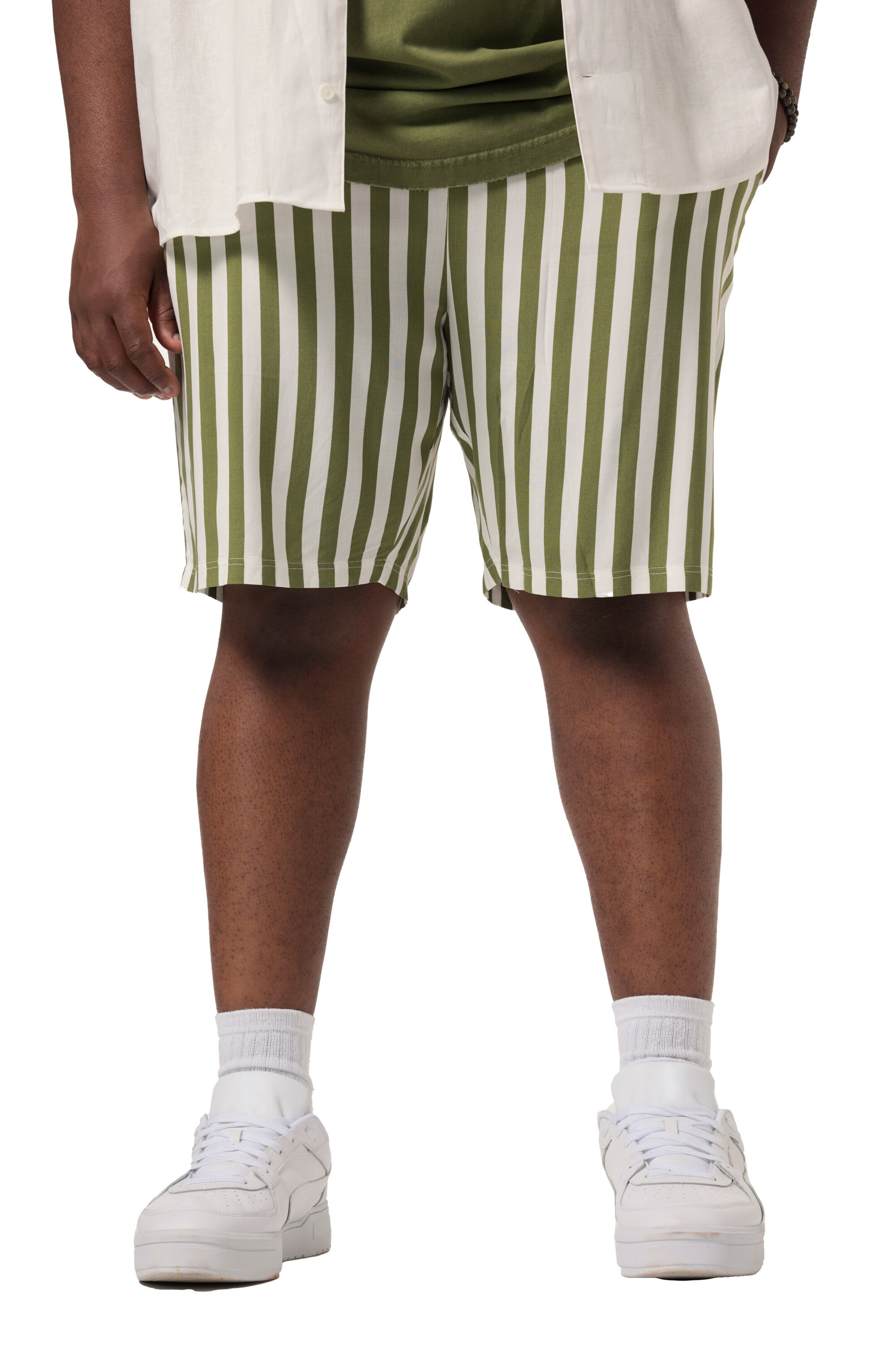 STHUGE Regular Shorts in Grün: Vorderseite