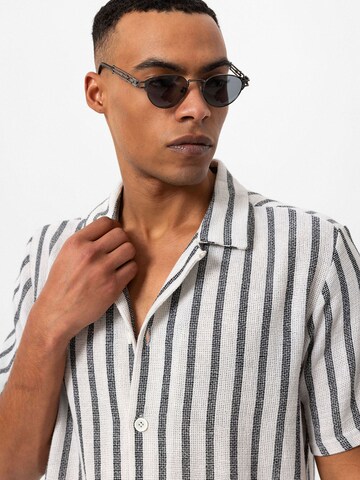 Antioch - Ajuste regular Camisa en negro