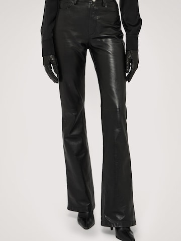 évasé Pantalon Trussardi en noir