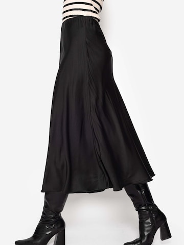 SASSYCLASSY Rock in Schwarz