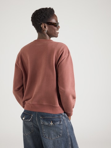 LEVI'S ® Sweatshirt 'Heritage' in Red: back