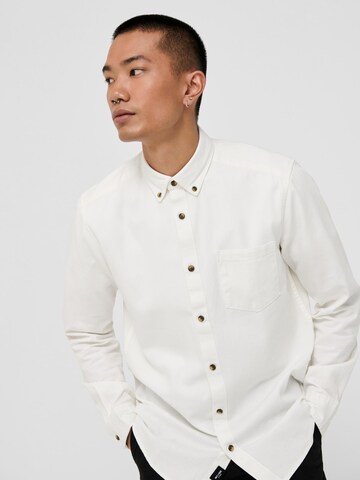 Only & Sons Comfort fit Button Up Shirt 'Bryce' in White