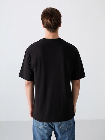 Tommy Life Shirt in Black