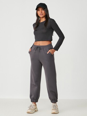 C&City Trousers in Grey: front
