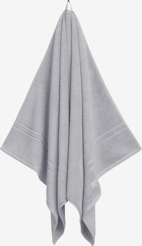 GANT Towel in Grey: front