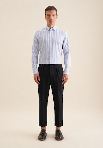Coupe regular Chemise business 'Schwarze Rose' SEIDENSTICKER en bleu