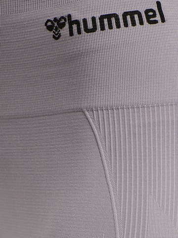 Skinny Pantaloni sportivi di Hummel in grigio