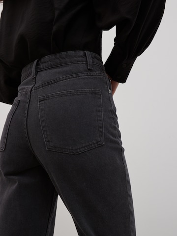 EDITED Regular Jeans 'Pepin' i svart