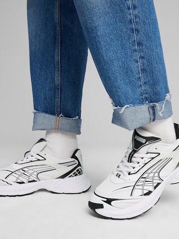 Sneaker bassa 'Velophasis Always On' di PUMA in bianco