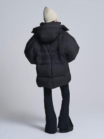 AEMMI Zimní parka 'OVERSIZED RECYCLED DOWN PARKA' – černá