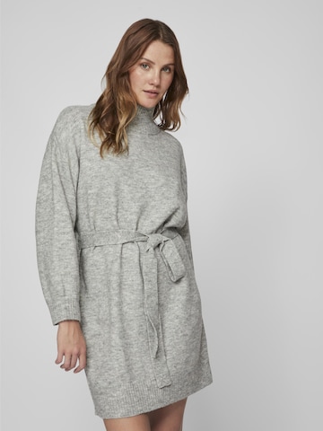 Robes en maille 'JAKIA' VILA en gris