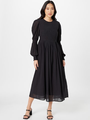minimum Šaty 'AURALINE' – černá: přední strana